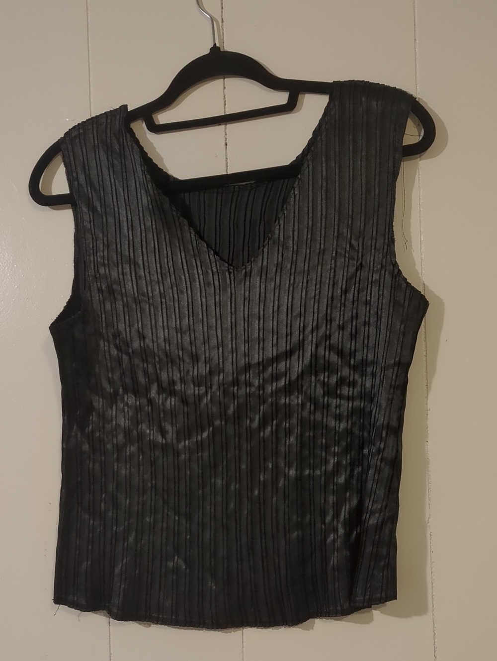 Sleeveless V-Neck Pleated Black Dress Top